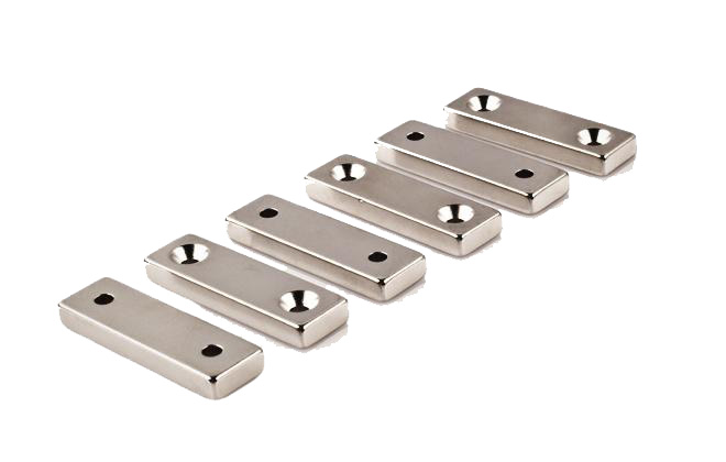 Countersunk rectangular magnet